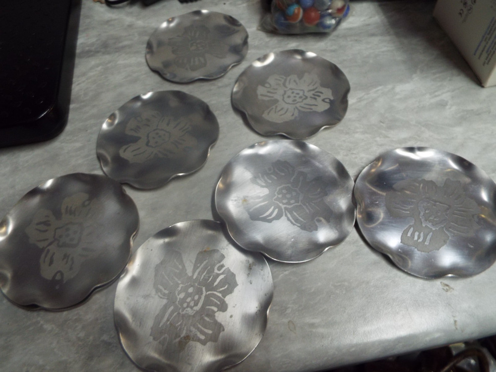 8 Vintage Hand Forged Hammered Aluminum Coasters Scalloped Edge Flower Design 4"